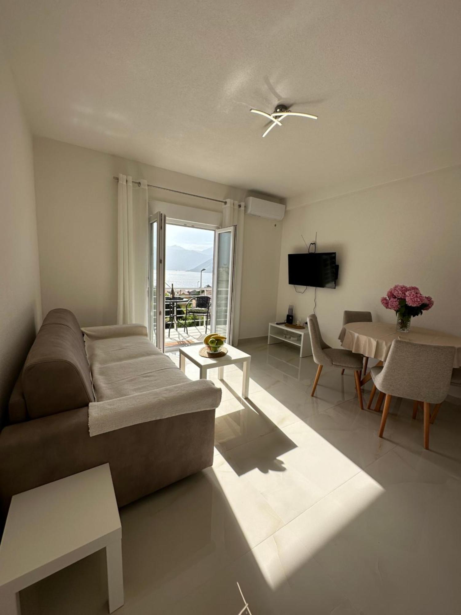 Sunny Apartment Котор Экстерьер фото