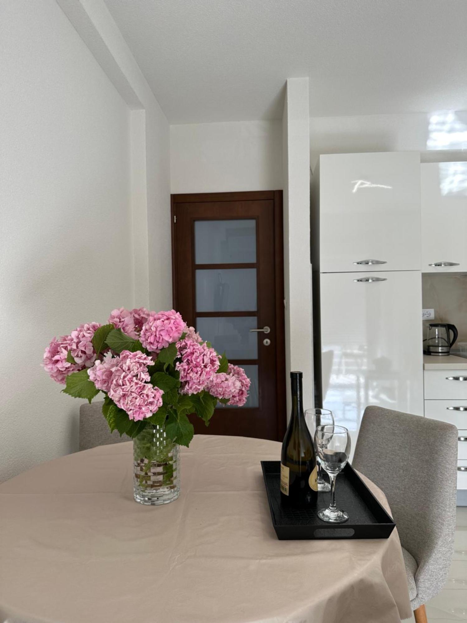 Sunny Apartment Котор Экстерьер фото